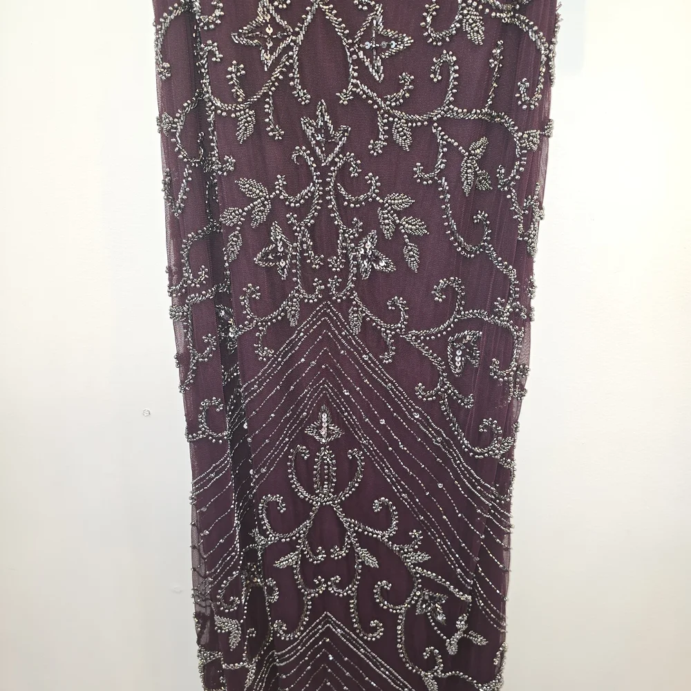 Pissaro Nights Elegant Maroon Beaded Gown Size 14 Nwt. Stunning - Picture 3 of 13
